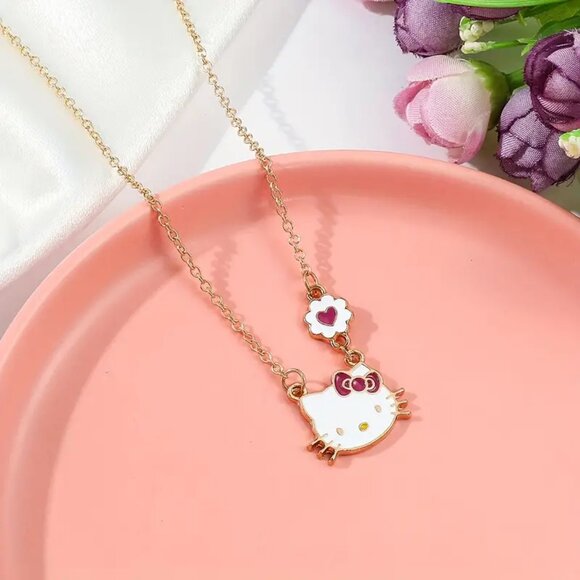 Hello Kitty pendant in gold color - Picture 3 of 4